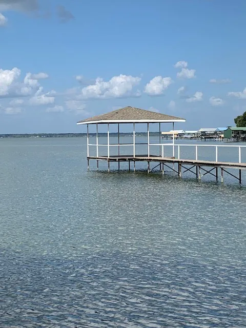 Rustic Oaks Mobile Home and RV Park Picture 9