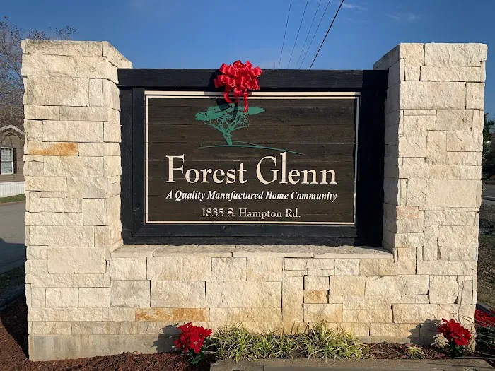 Forest Glenn Mobile Home Community Picture 3