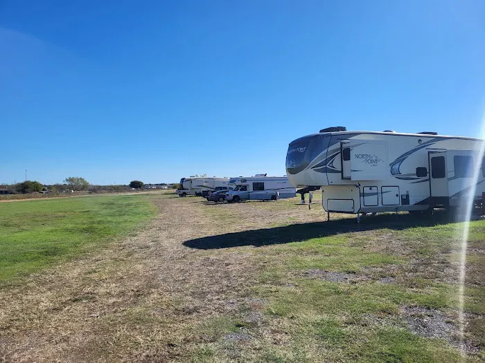 The Landing Strip RV Park Picture 8