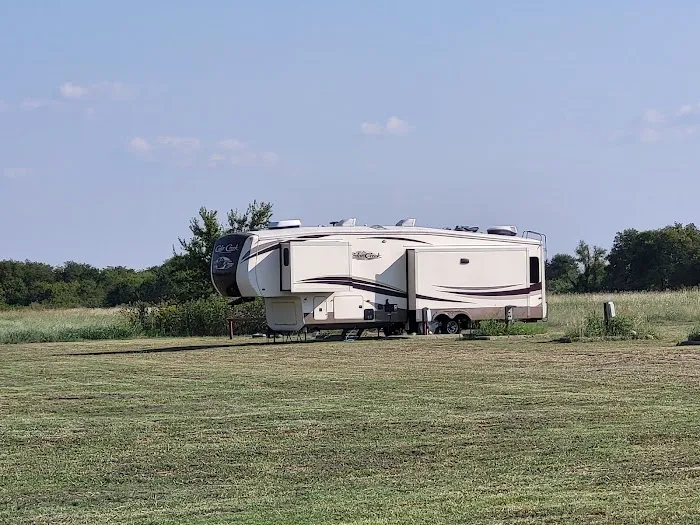 The Landing Strip RV Park Picture 9