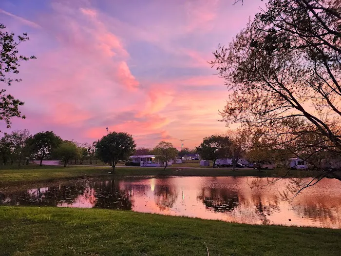 Lakeside RV Park Picture 8
