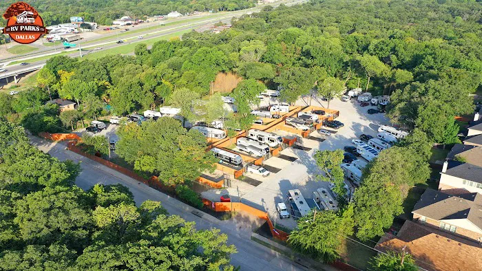 Dallas Shady Oaks RV Park & Tiny Home Community Picture 7