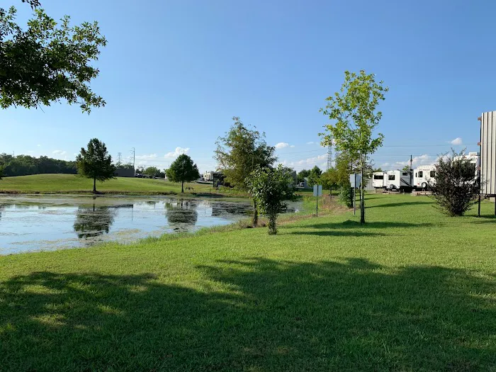 Plantation Place Dallas RV Park Picture 10