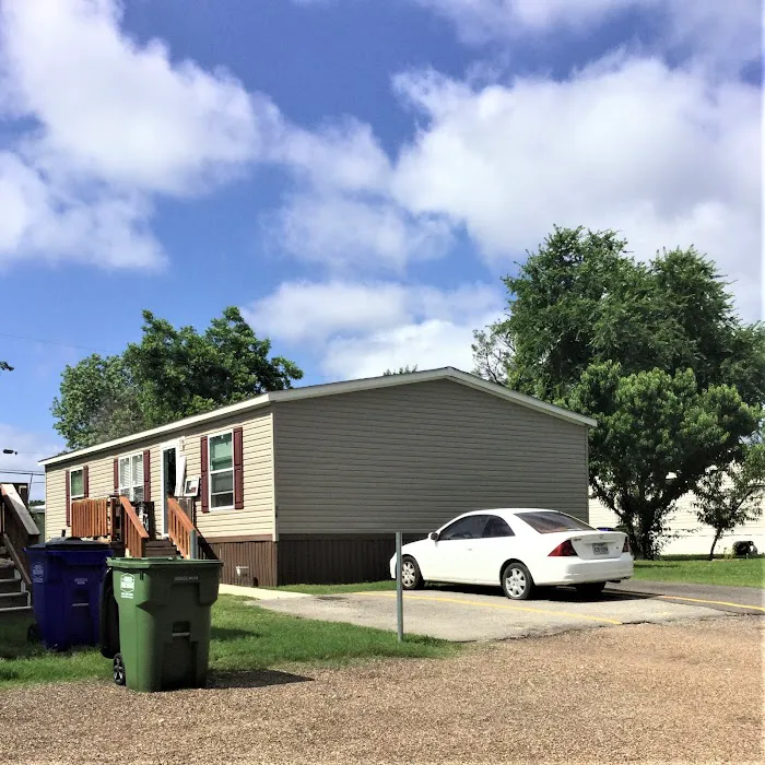 Happy Mobile Home Park Picture 1