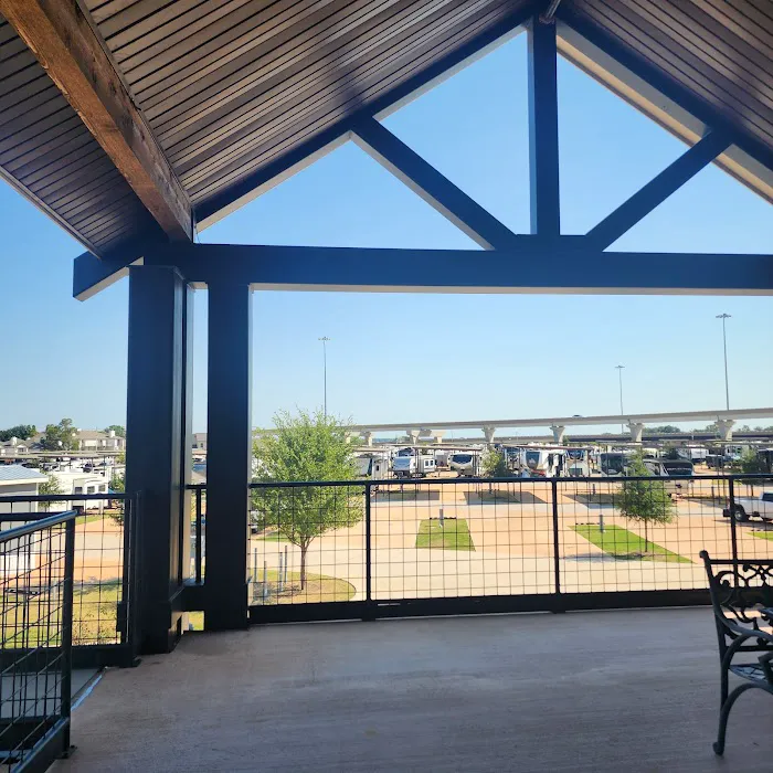 Lakeshore RV Resort Picture 6