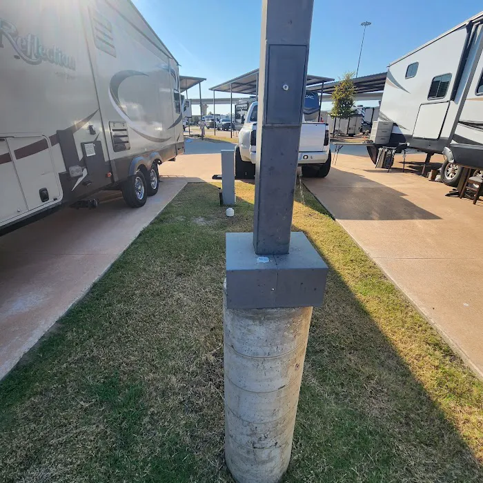 Lakeshore RV Resort Picture 8