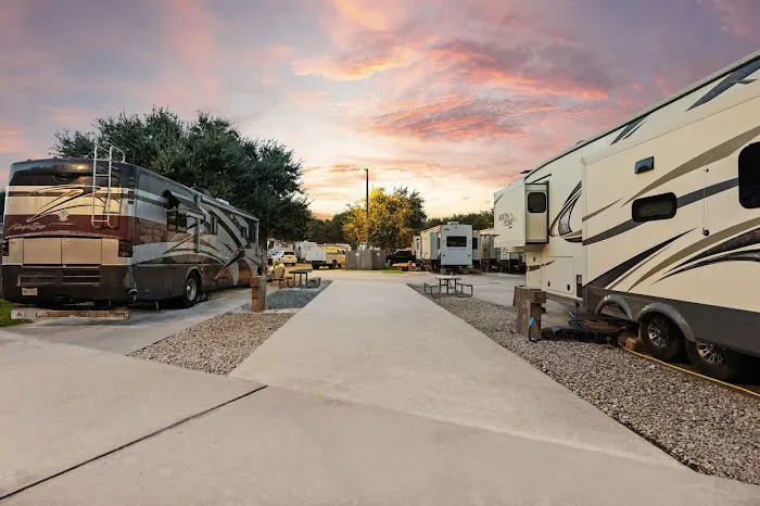 AllStar RV Resort by QRV Picture 7