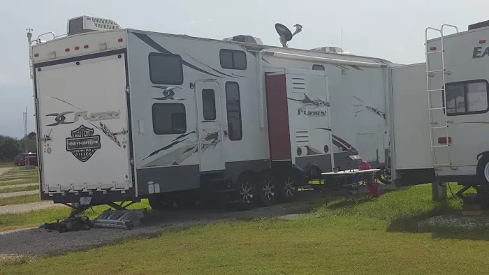 Mustang Bayou RV Park Picture 9