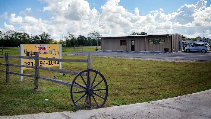 Mustang Bayou RV Park Picture 5
