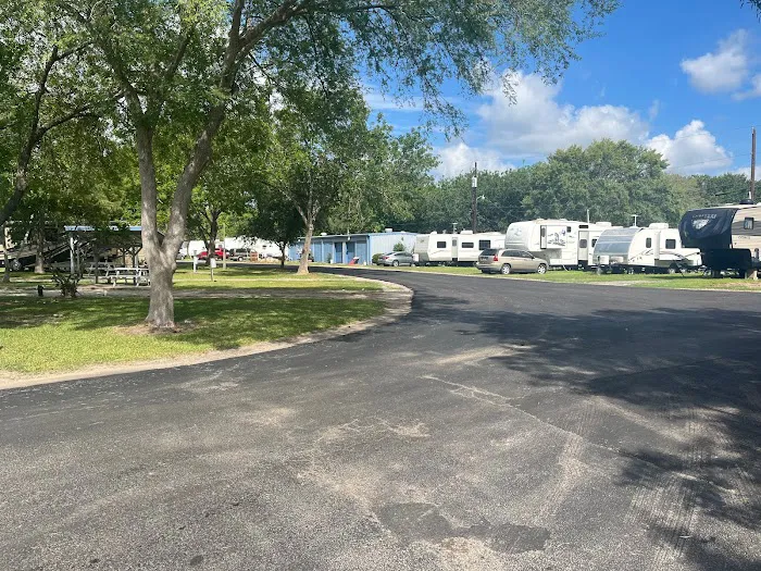 Safari Manufactured Housing and RV Community Picture 3