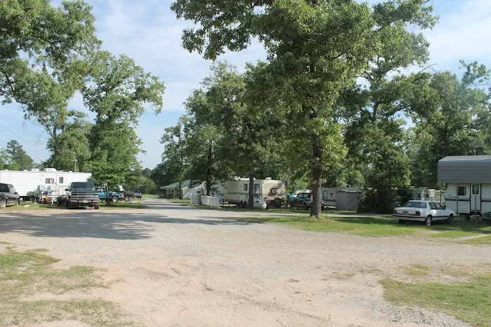 Rambling Vines RV Park Picture 10