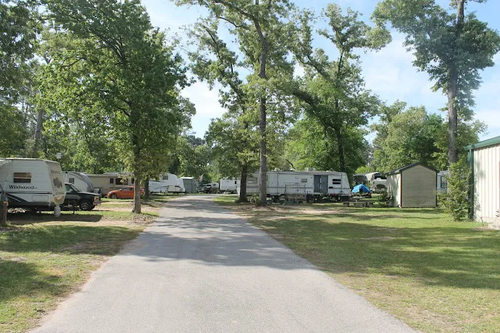 Rambling Vines RV Park Picture 8