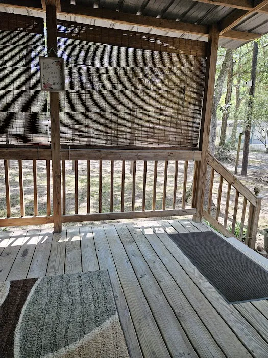 Leaning Oaks Manufactured Home Community Picture 3