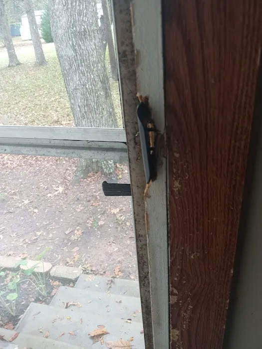 Leaning Oaks Manufactured Home Community Picture 7