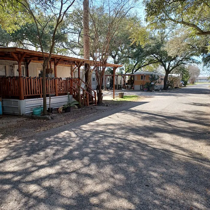 Holiday Village Mobile Home Park Picture 3