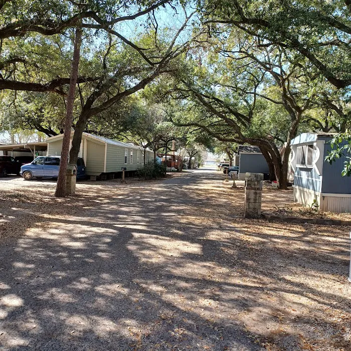 Holiday Village Mobile Home Park Picture 2