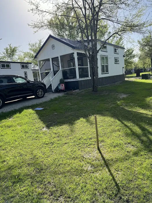 Hidden Forest Lake (RV Park Model Extended Stay RV Park) Picture 6