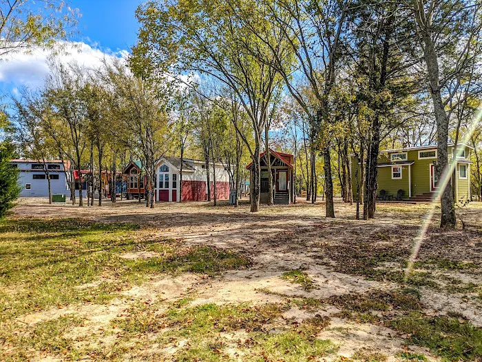 Hidden Forest Lake (RV Park Model Extended Stay RV Park) Picture 9