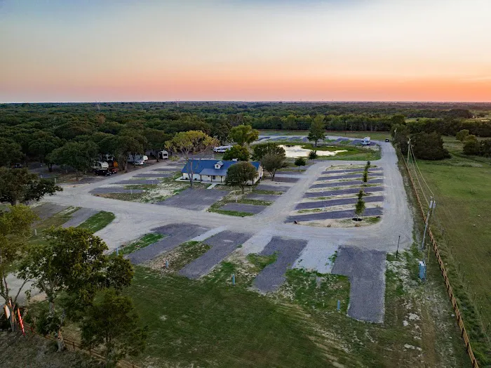 Royal Oaks RV Park Picture 2