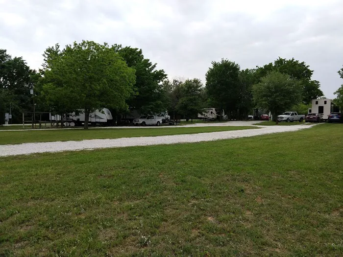 Lake Creek RV Campground Picture 2