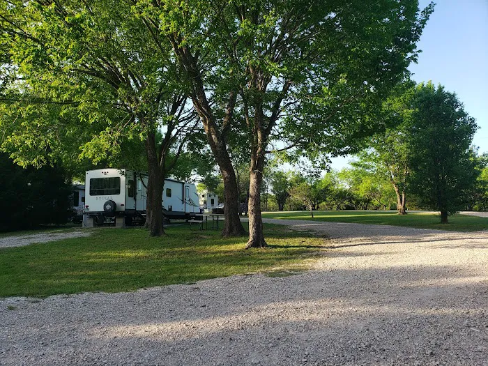 Lake Creek RV Campground Picture 1
