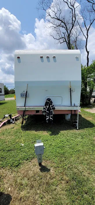 Clover Leaf Mobile Home Estate Picture 7