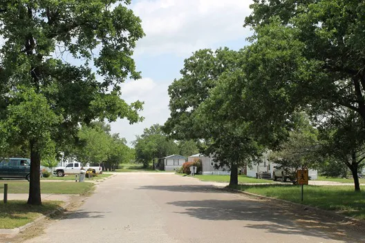 Waco Mobile Home Park Picture 4