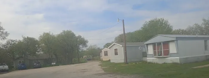 Waco Mobile Home Park Picture 8