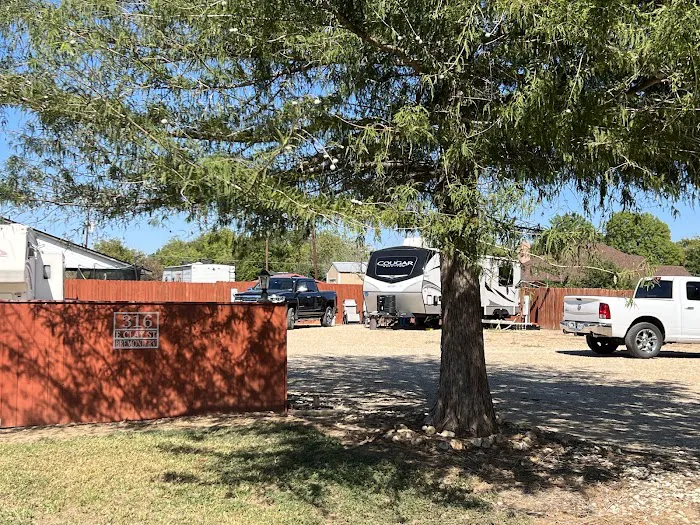 Bremond RV Park Picture 3