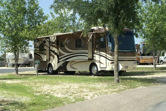 Blue Sky I-35 RV Park Picture 2