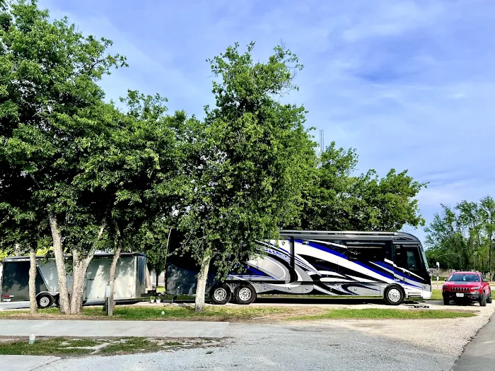 Blue Sky I-35 RV Park Picture 7