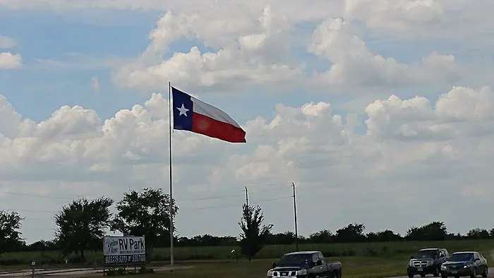 Yellow Rose RV Park Picture 4