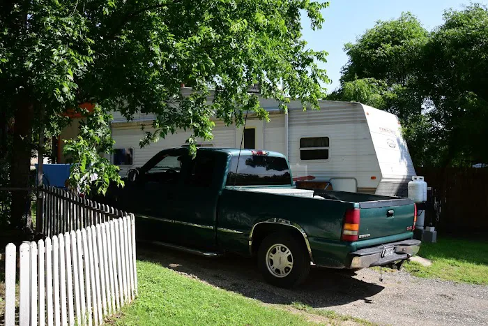 Cedar Ridge Mobile Home & RV Park Picture 5