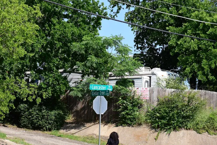 Cedar Ridge Mobile Home & RV Park Picture 6