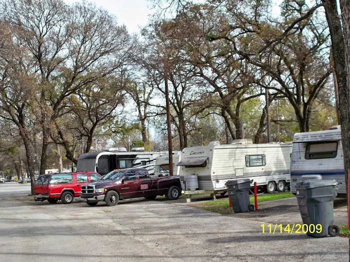 Good Luck RV Park Picture 9
