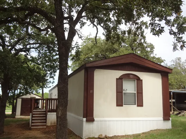 Pleasant Oaks MHC Picture 2