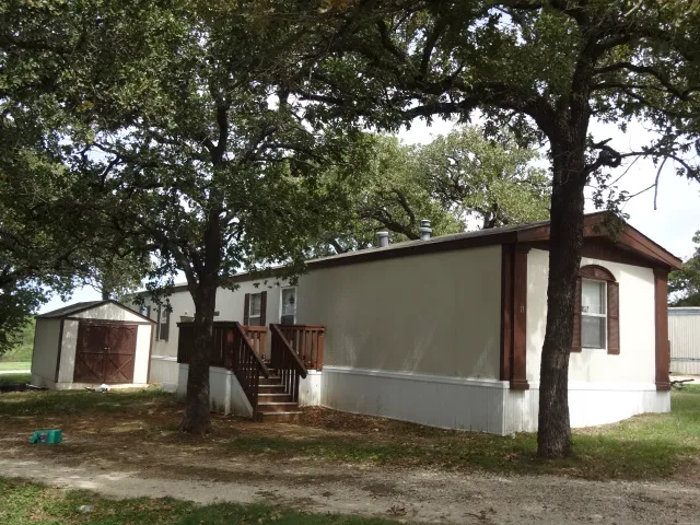 Pleasant Oaks MHC Picture 1