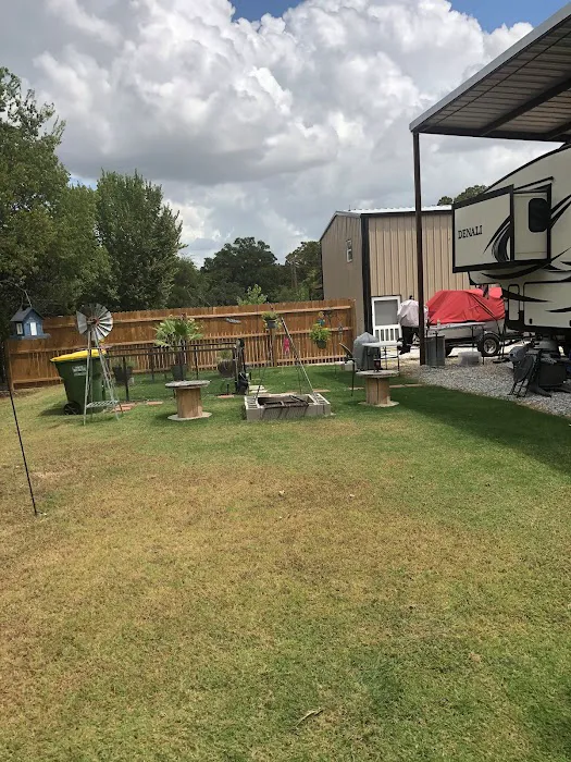 Big E's Lake Alvarado RV Park & Boat Repair/Storage Picture 2