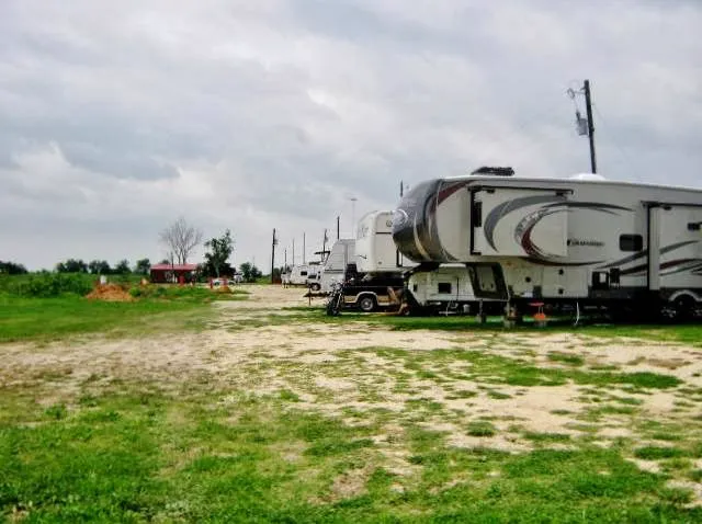 Lake Posada RV Park Picture 4