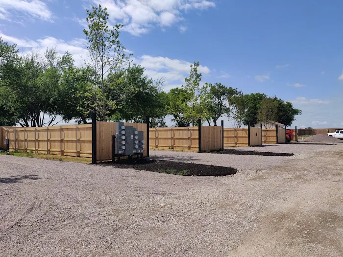 Lavon Luxury RV Village Picture 8