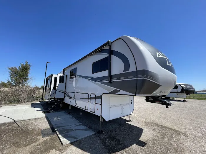 Dallas Wylie RV Park Picture 8