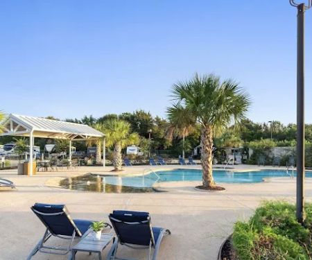 Highway 6 RV Resort by QRV