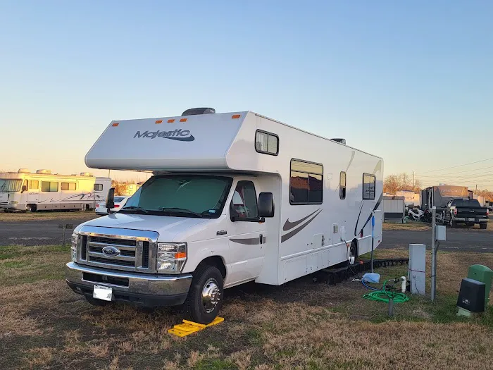 Riverbend RV Park Picture 6