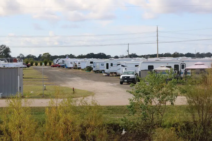 Riverbend RV Park Picture 3