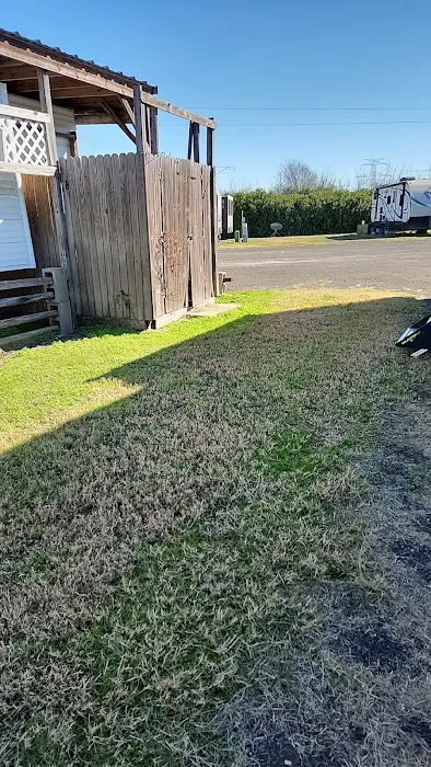 Riverbend RV Park Picture 5