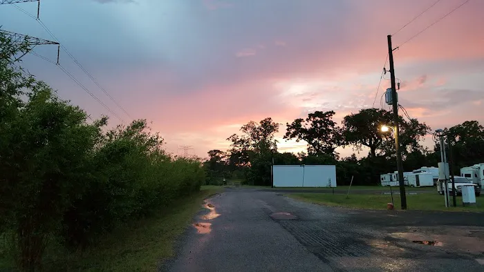 Riverbend RV Park Picture 7