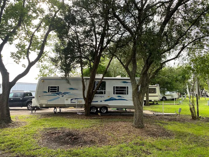 Meadowlark RV Park Picture 2