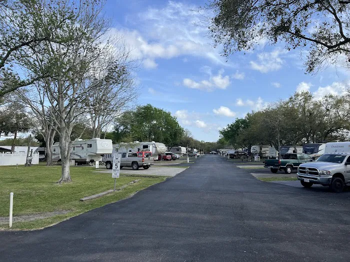 Meadowlark RV Park Picture 3