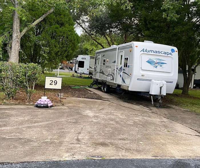 Meadowlark RV Park Picture 9