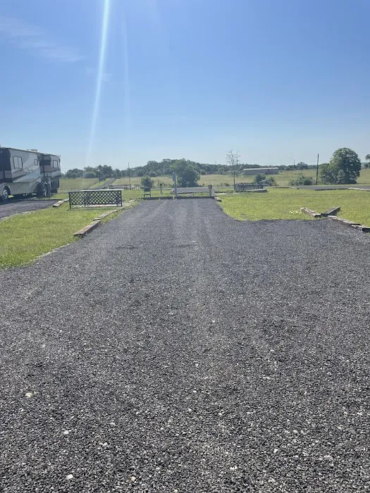 The Pit Stop RV Park Picture 2